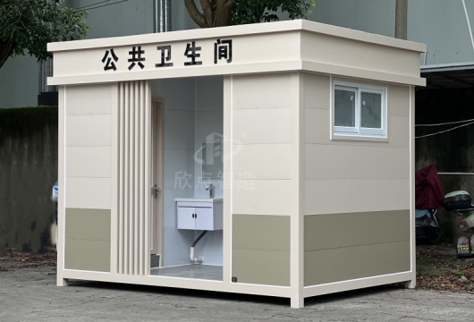 外觀看著那么小的廁所，里面竟然那么大的空間？！！