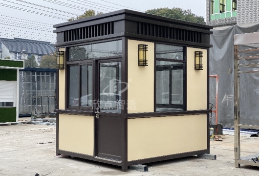 崗?fù)さ臉邮叫螤钣心膸追N？